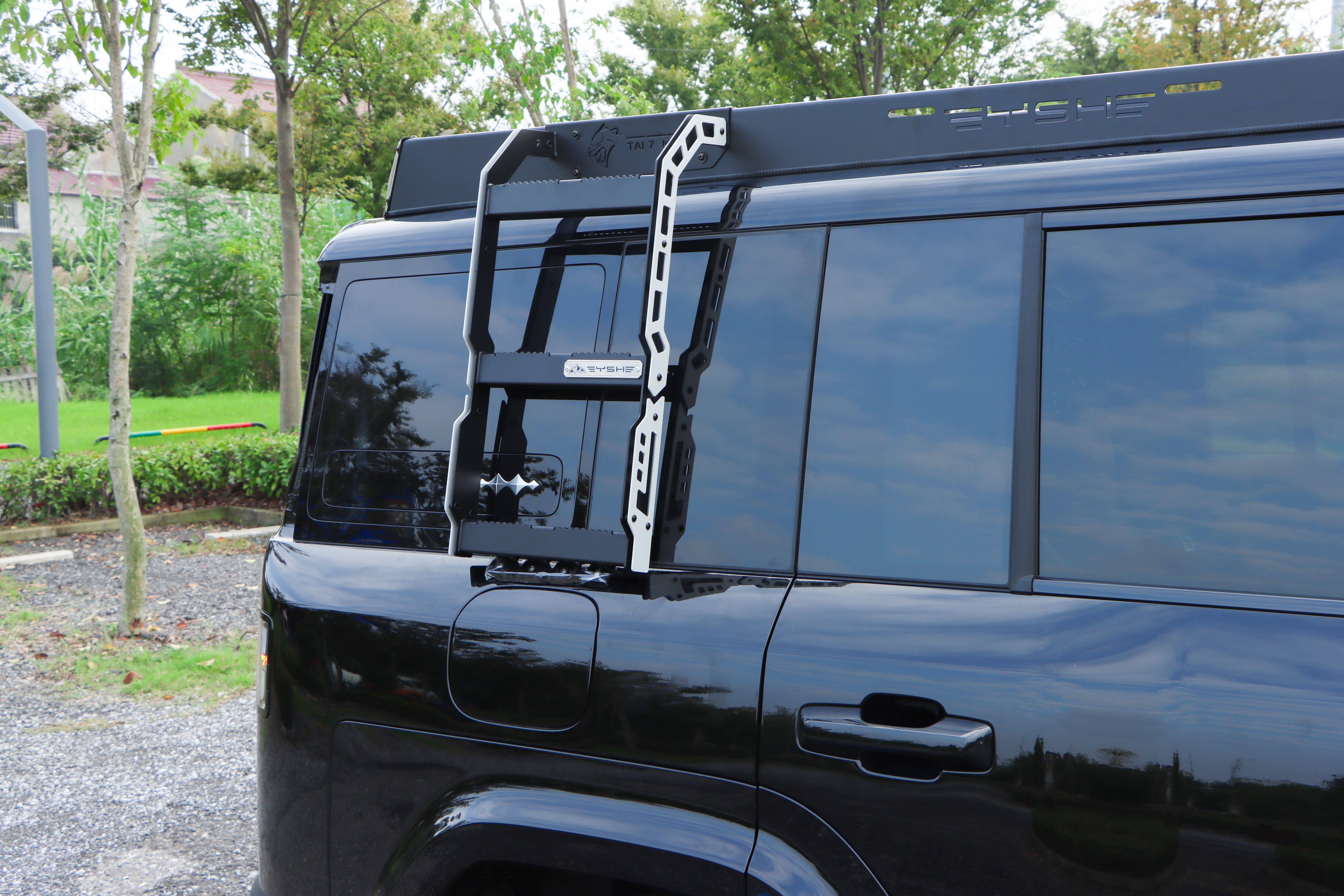 Black Panther Roof Rack for Titanium 7